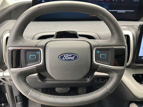 Used 2025 Ford Expedition Max Active AWD/4WD image 16