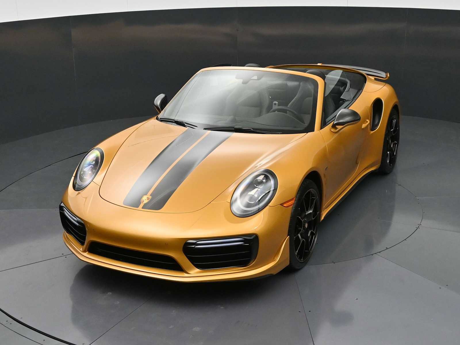 Certified 2019 Porsche 911 Turbo S AWD/4WD image 31