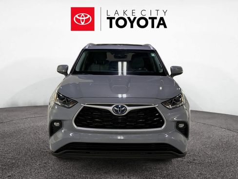 Used 2022 Toyota Highlander Bronze Edition image 12