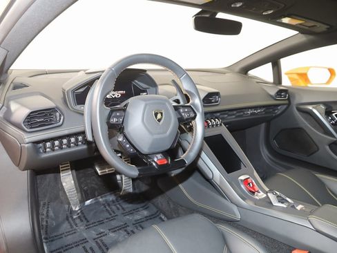Used 2022 Lamborghini Huracan EVO image 35