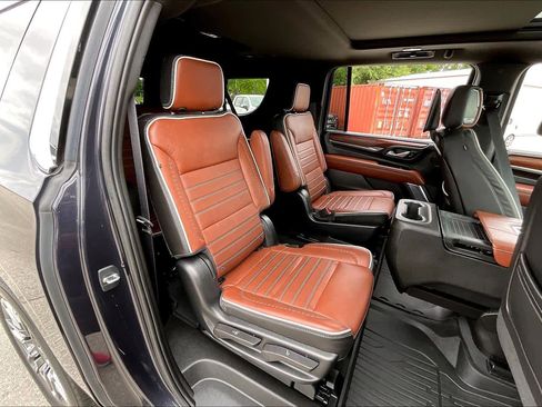 Used 2023 GMC Yukon XL Denali Ultimate AWD/4WD image 21