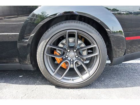 Used 2019 Dodge Challenger SRT Hellcat w/ Widebody Package RWD image 30