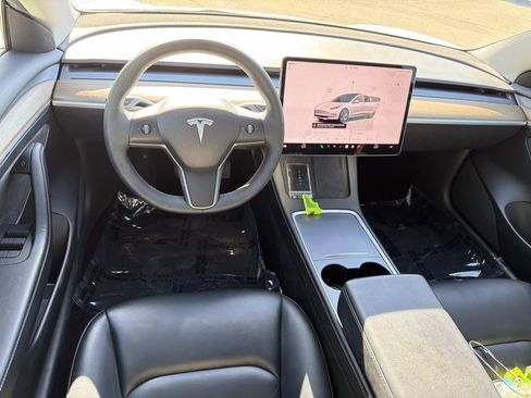 Used 2023 Tesla Model 3 Standard Range image 9
