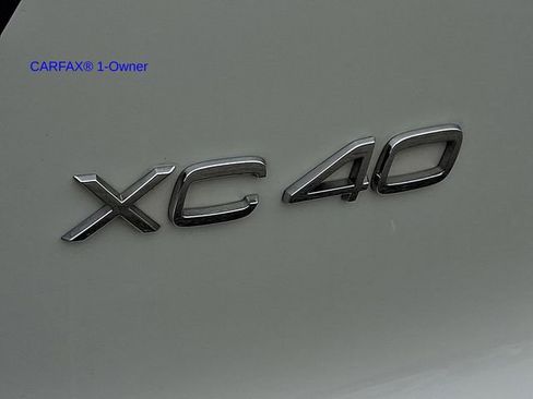 Certified 2023 Volvo XC40 B5 Plus w/ Driver Assist Package AWD/4WD image 32