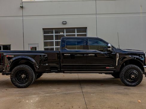Used 2024 Ford F350 Lariat w/ Lariat Ultimate Package AWD/4WD image 11