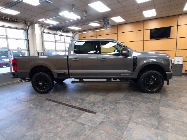 New 2027 Ford F350 Lariat w/ Black Appearance Package AWD/4WD image 8