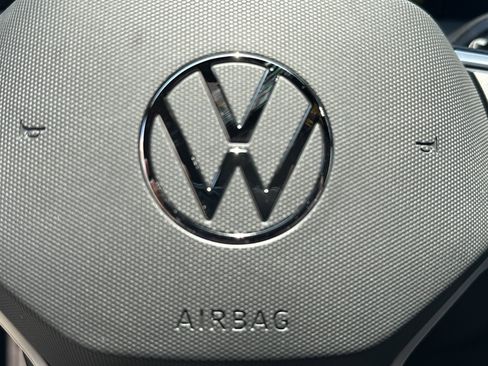 New 2026 Volkswagen Tiguan SE R-Line FWD image 23