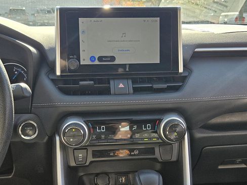 Used 2024 Toyota RAV4 XLE image 21