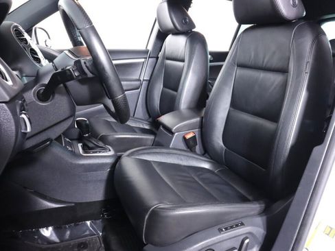 Used 2014 Volkswagen Tiguan R-Line AWD/4WD image 28