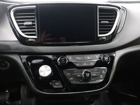 New 2026 Chrysler Voyager LX image 19