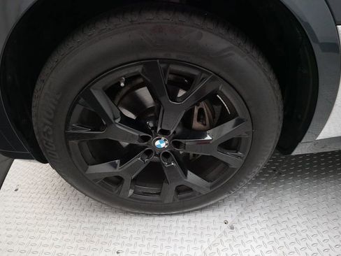 Used 2022 BMW X7 xDrive40i w/ Premium Package AWD/4WD image 27