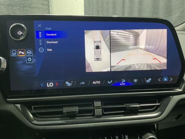 Used 2025 Chevrolet Equinox EV RS FWD image 26