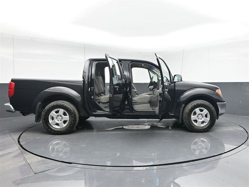 Used 2007 Nissan Frontier SE w/ SE Value Truck Pkg image 39