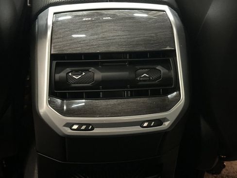 Used 2024 BMW 760i xDrive w/ Executive Package AWD/4WD image 14