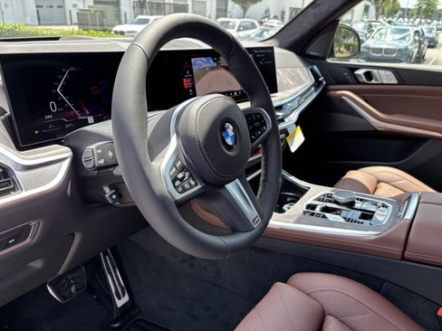 New 2027 BMW X7 xDrive40i w/ M Sport Package AWD/4WD image 17
