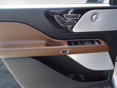 Used 2023 Lincoln Aviator Grand Touring w/ Equipment Group 301A AWD/4WD image 23