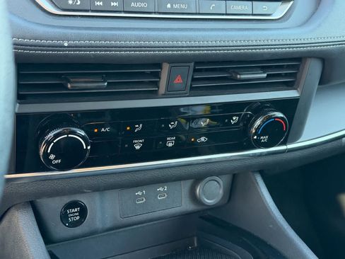 Used 2024 Nissan Rogue S image 11