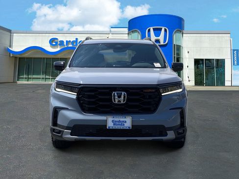New 2025 Honda Pilot TrailSport image 2