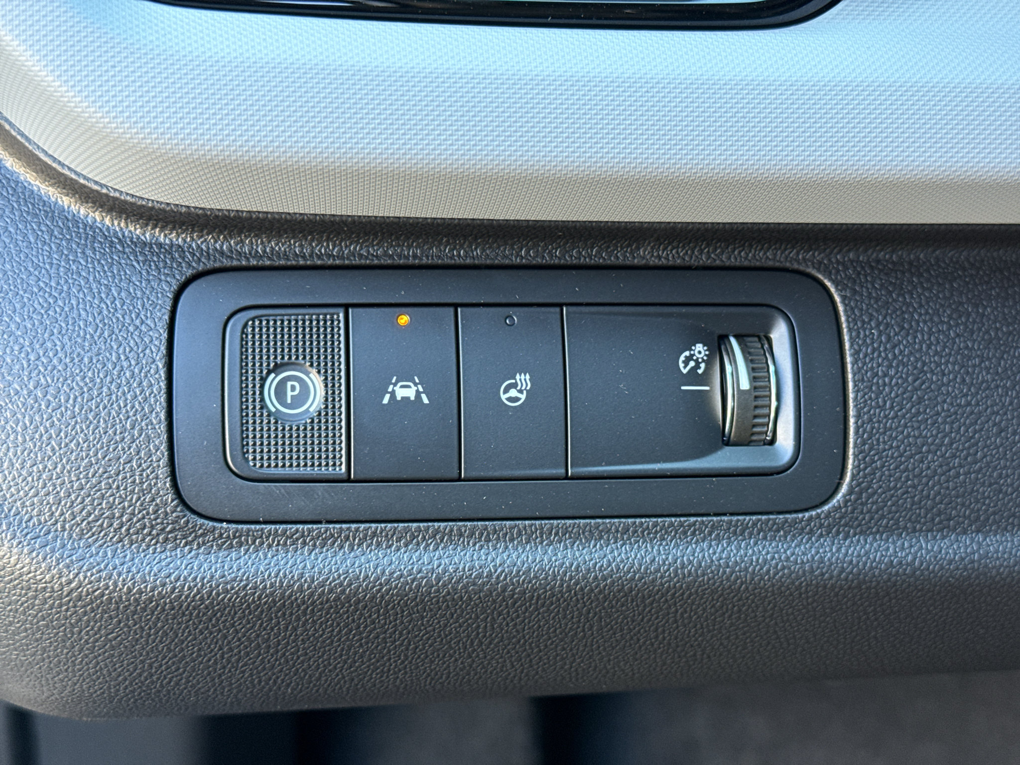 New 2027 Chevrolet Bolt LT w/ Comfort Package FWD image 11
