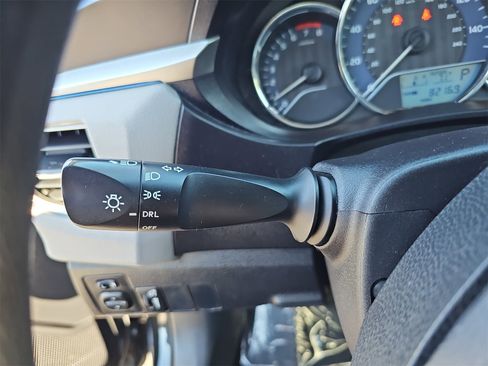 Used 2016 Toyota Corolla L image 25