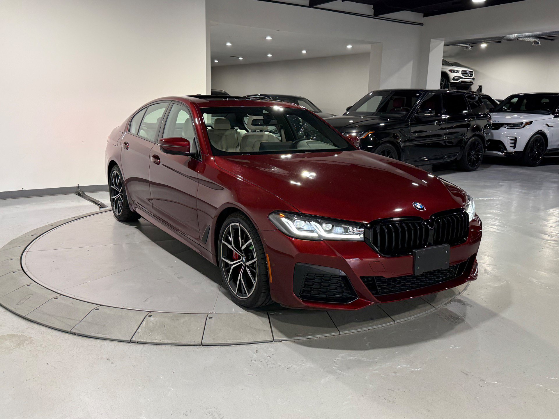 Used 2023 BMW 530i xDrive w/ M Sport Package AWD/4WD image 9