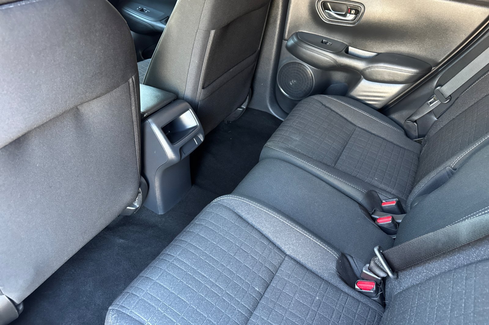 Used 2025 Honda HR-V LX image 12