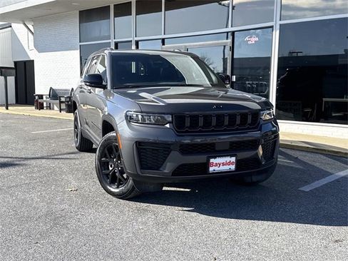 New 2026 Jeep Grand Cherokee Laredo image 2