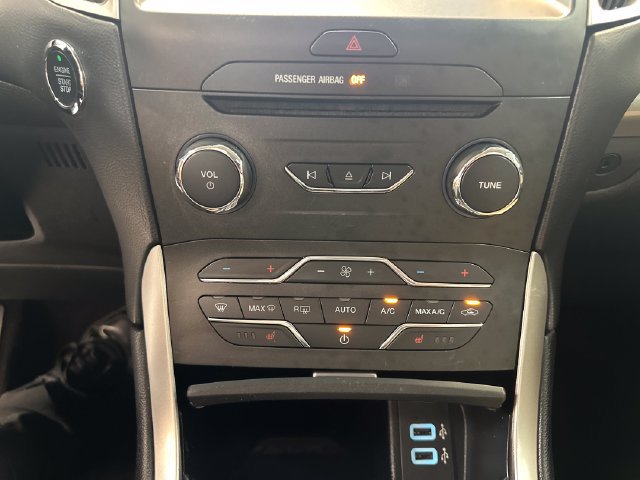 Used 2017 Ford Edge SEL w/ Equipment Group 201A FWD image 31