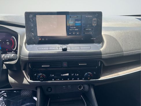 Certified 2024 Nissan Rogue Platinum FWD image 24