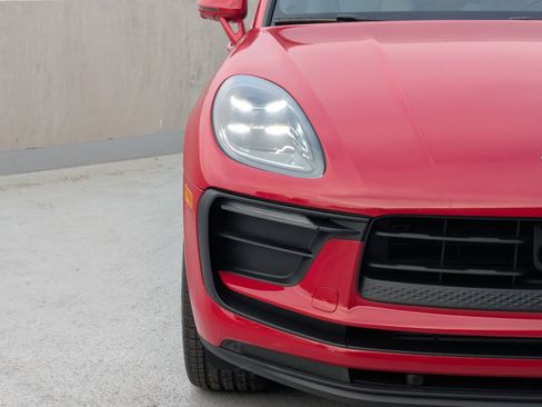 New 2026 Porsche Macan image 12