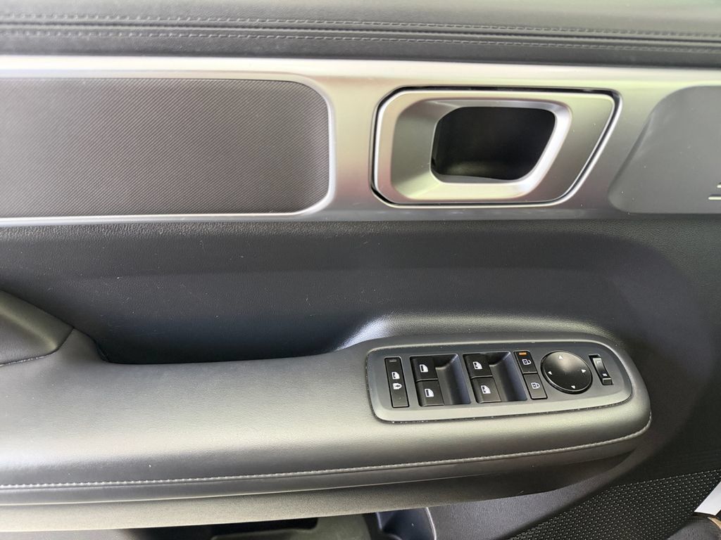 Used 2024 Hyundai Santa Fe SEL FWD image 11