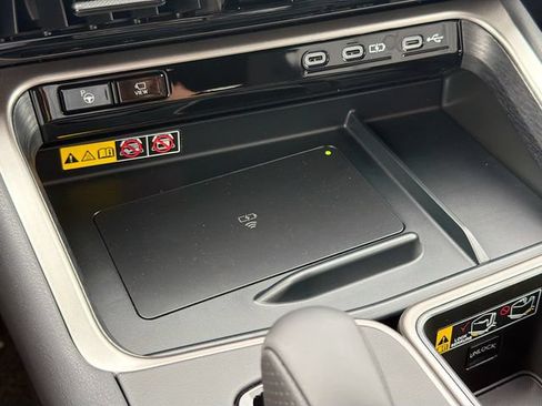 New 2026 Lexus TX 500h AWD image 32
