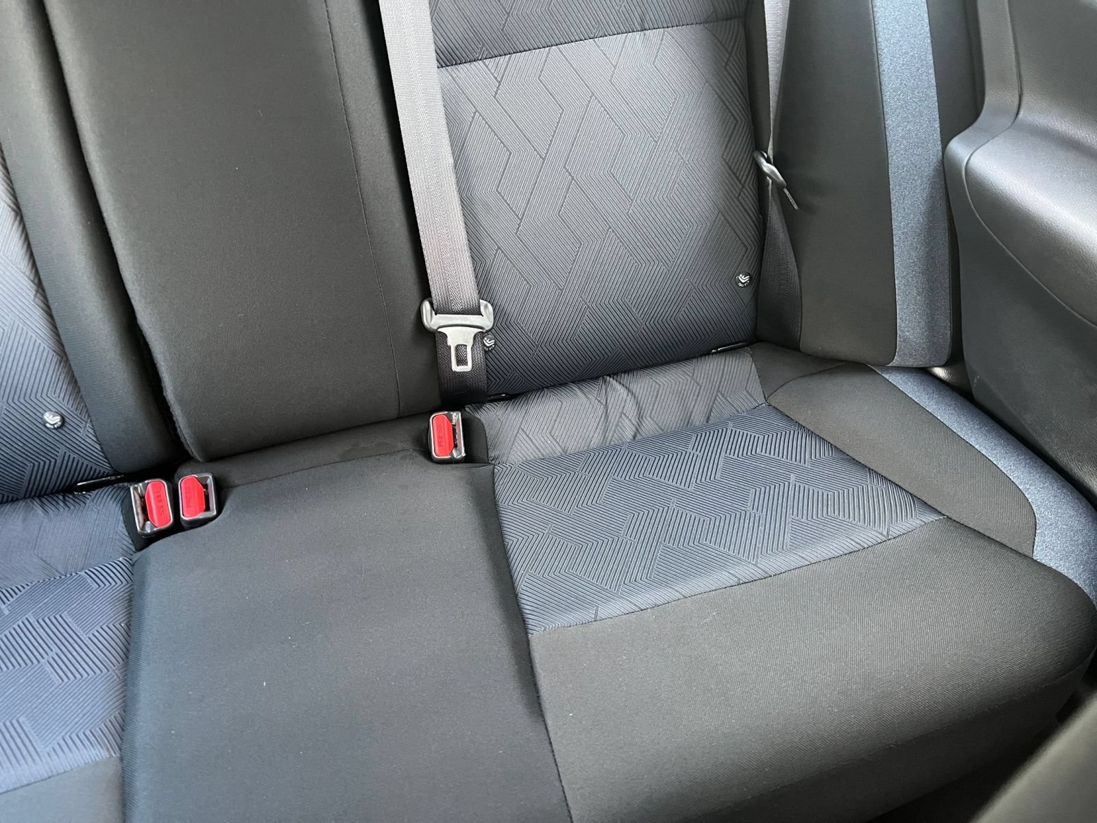 Used 2025 Nissan Versa SV FWD image 36
