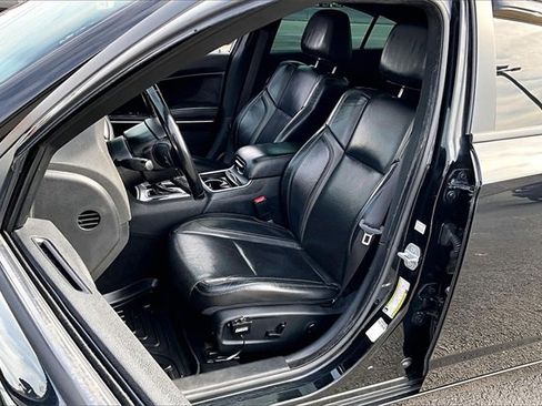Used 2020 Dodge Charger SXT w/ Leather Interior Group image 18