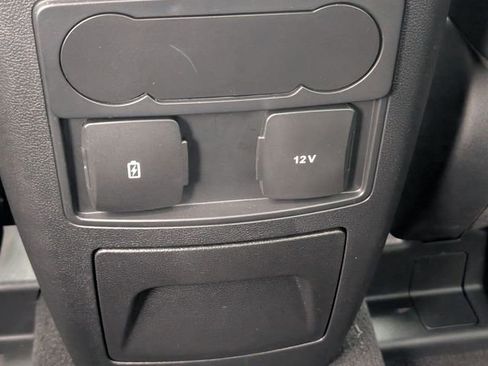 Used 2023 Ford Explorer XLT w/ Equipment Group 202A RWD image 27
