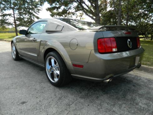 Used 2005 Ford Mustang GT Premium image 6