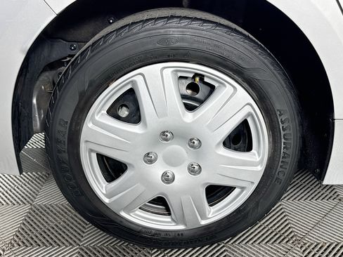 Used 2025 Toyota Corolla LE FWD image 30