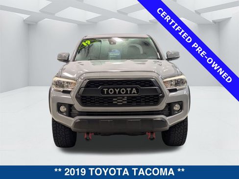 Used 2019 Toyota Tacoma TRD Off-Road image 8