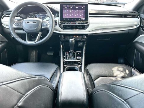 Used 2025 Jeep Compass Limited AWD/4WD image 25