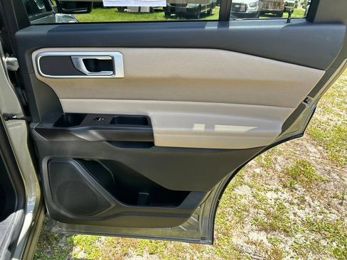 Used 2020 Ford Explorer XLT w/ Comfort Package RWD image 44