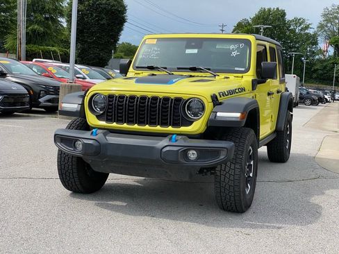 Used 2024 Jeep Wrangler Unlimited Rubicon 4xe AWD/4WD image 3