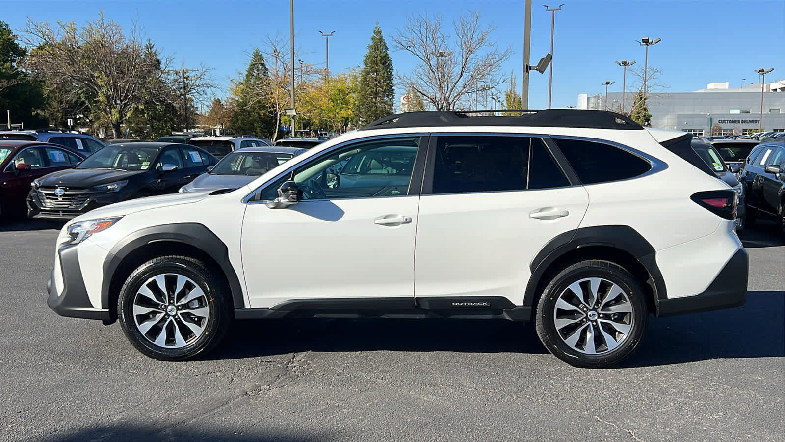 Certified 2024 Subaru Outback Limited AWD/4WD image 8