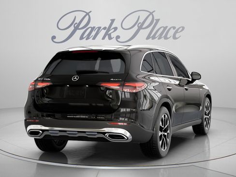 Used 2025 Mercedes-Benz GLC 350e 4MATIC image 19