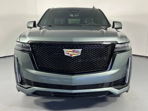 Used 2024 Cadillac Escalade Sport Platinum AWD/4WD image 2