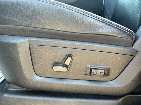 Used 2026 RAM 2500 Laramie AWD/4WD image 5