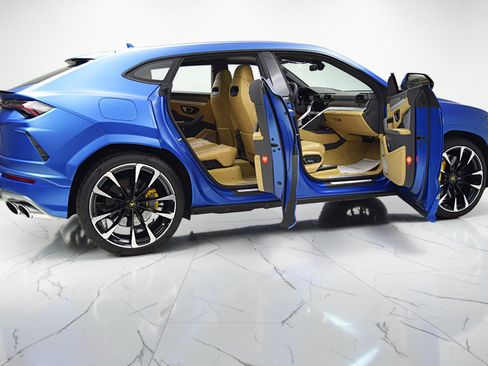 Used 2022 Lamborghini Urus AWD/4WD image 10