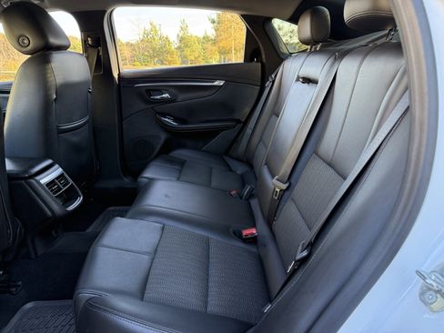 Used 2018 Chevrolet Impala LT image 37