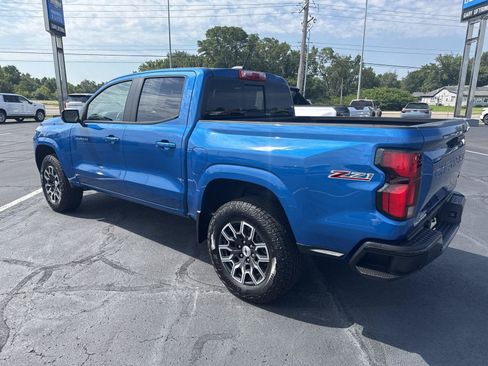 Used 2023 Chevrolet Colorado Z71 w/ Z71 Convenience Package 2 AWD/4WD image 2