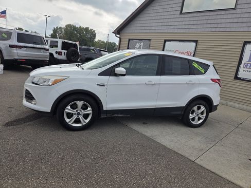 Used 2016 Ford Escape SE image 8