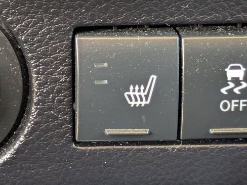 Used 2013 Jeep Wrangler Unlimited Sahara w/ Connectivity Group AWD/4WD image 23